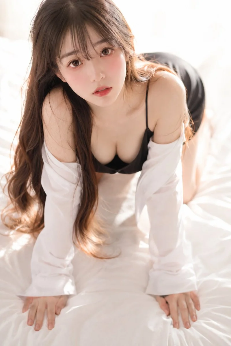 Housewife escort DLF Phase 2 Gurgaon verified profile - GurgaonEscorts